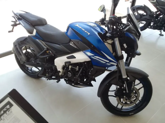 Moto semi nova 