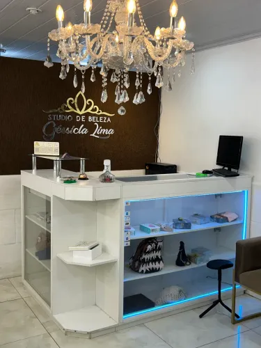 Recepção balcão vitrine em L