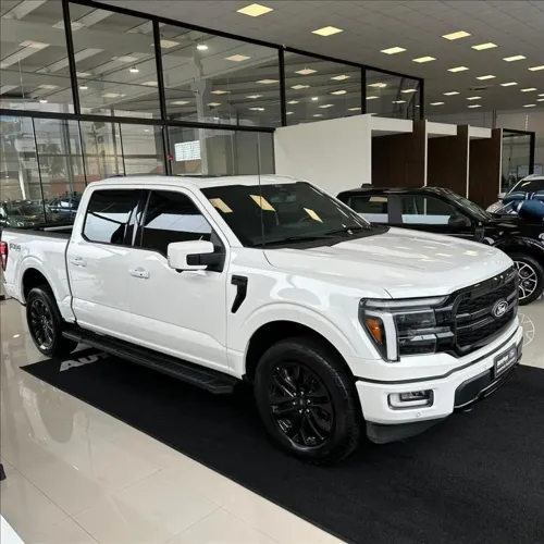 Ford F-150 Lariat Black 4X4 5.0 V8 2024