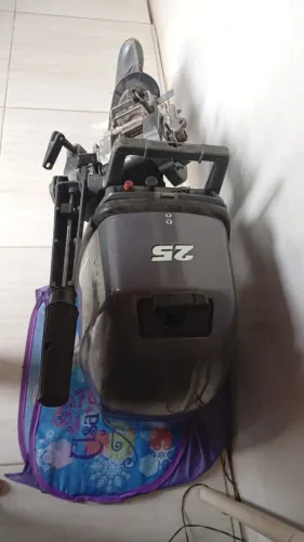 Vendo esse motor de popa Yamaha 2 tempo com tanque e mangueira e nota fiscal 