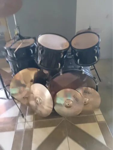 Bateria com pratos orion