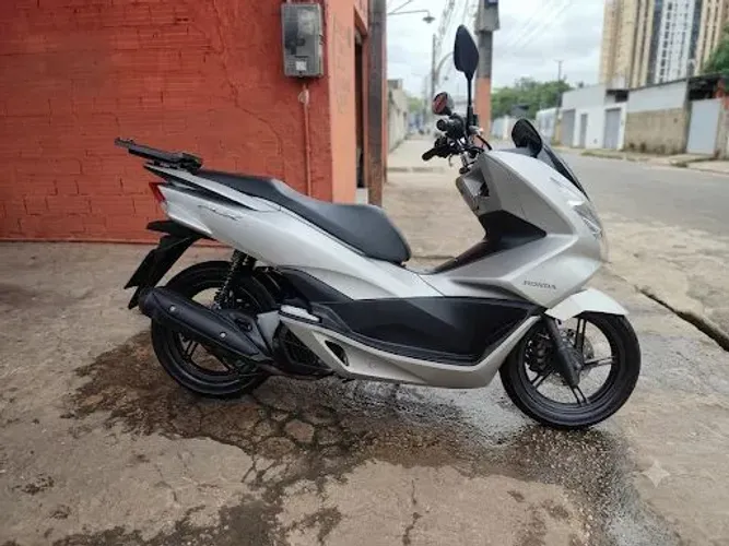 Honda PCX 150 (2018) | Com Baulete e IPVA Pago