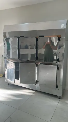 Geladeira comercial refrigerada 6 portas 220 volts