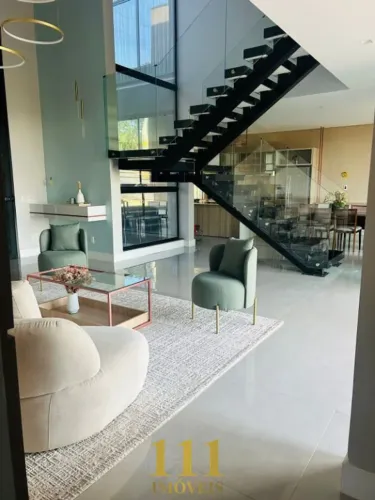 Residência no Condomínio Recanto Santa Bárbara.