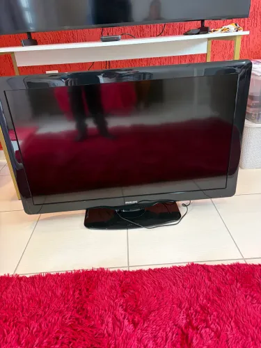 Televisão para retirada de peças 