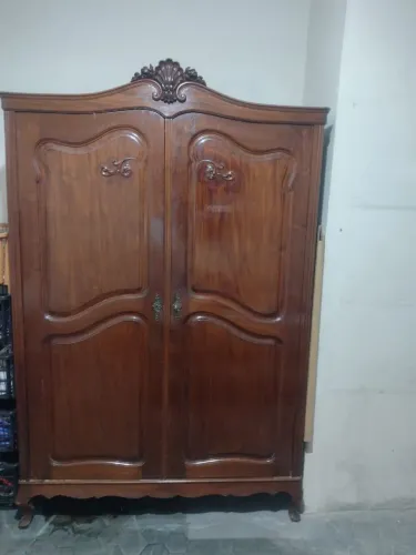 GUARDA-ROUPA - modelo chippendale