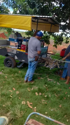 Maquina de caldo de cana motor gasolina.