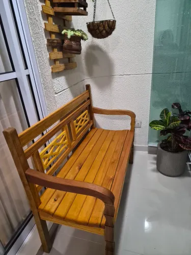 Banco em madeira de demolição