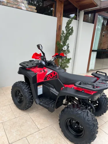 Quadriciclo Dakar 200