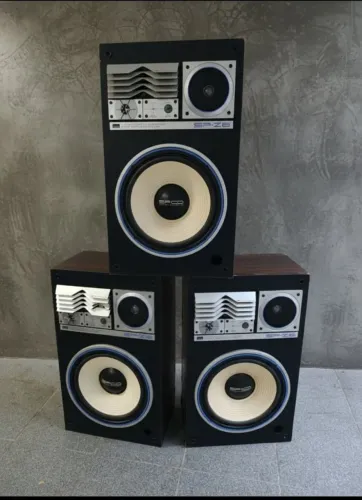 Caixas de Som SANYO  Vintage de Alta Fidelidade - 4 Vias - 200W Cada - Relíquia!