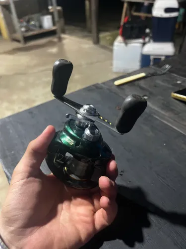 Curado Shimano 200E7 Direita