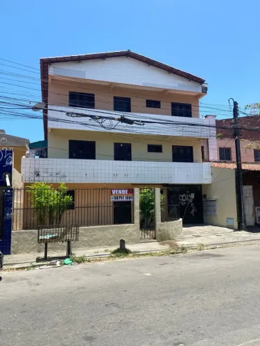 Prédio Residencial, Montese, 17 Aptos, 1 e 2 Qtos e Garagem, Próx. Av. Prof. Gomes de Mato