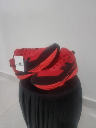 Tênis NEW BALANCE FUEL CELL REBEL RED  TAM. 38A43BR