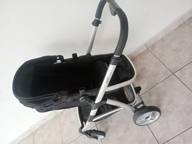 Carrinho de bebê com infanti com bb conforto tudo original ?