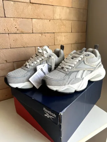 Tênis Reebok Charge Run NOVO TAM 39