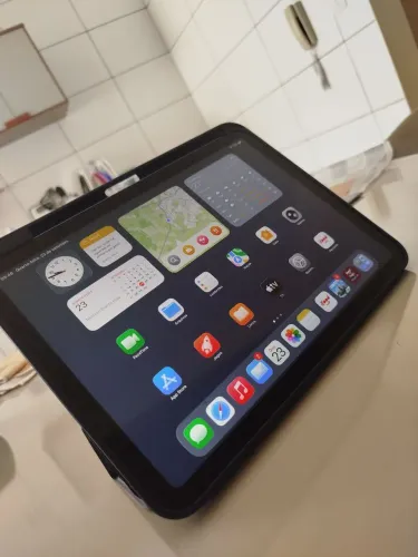iPad 11 zero sem detalhe, garantia até junho 27