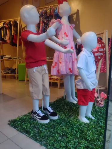 Manequim infantil