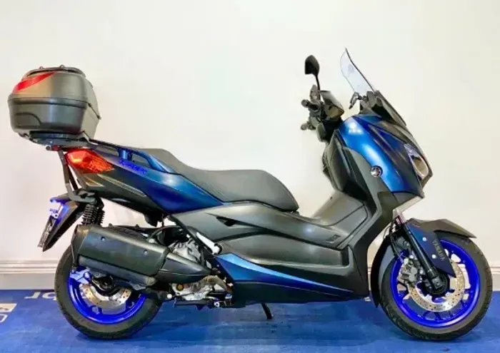YAMAHA XMAX 250 