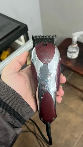 Maquina de cortar cabelo com fio whall magic clip