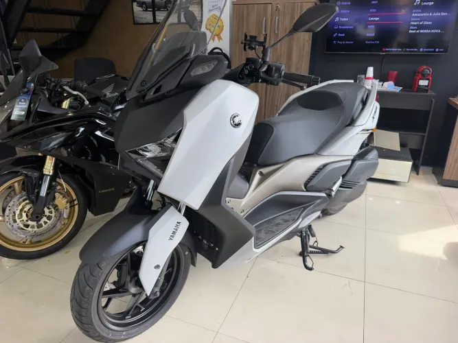 Yamaha xmax 250 Connected apenas 2.100 km garantia de fábrica 