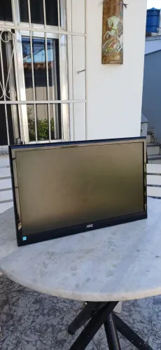 Vendo monitor AOC e2250Swn de 21,5 polegadas, em ótimo estado e funcionando perfeitamente.