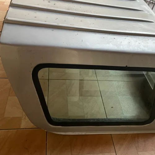 Capota de fibra F1000 cabine dupla