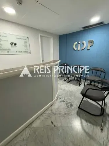 ÓTIMA SALA MOBILIADA COM 35M² PARA ALUGAR NA BARRA DA TIJUCA