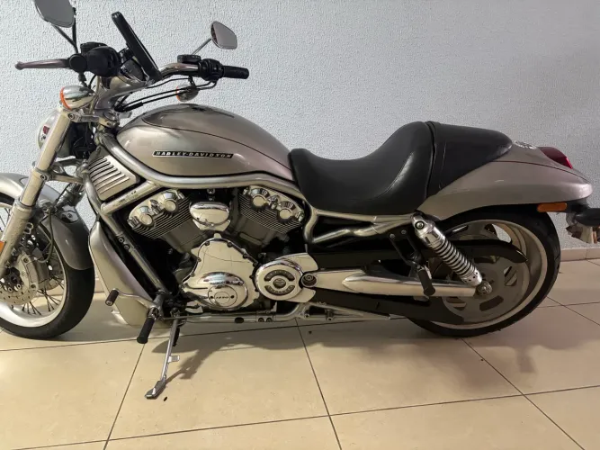 Harley Davidson V-rod muscle