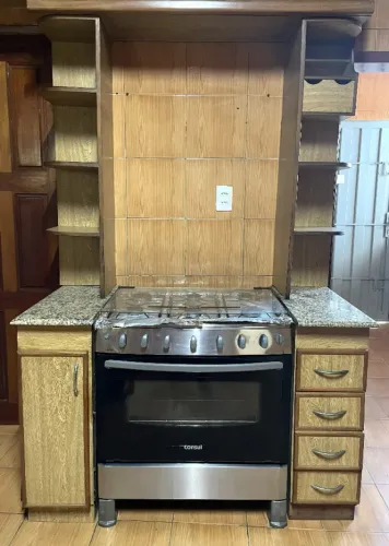 Armários de Cozinha de Madeira