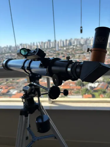 Telescópio Sky-Watcher 70/900 com Montagem Equatorial - Excelente Estado