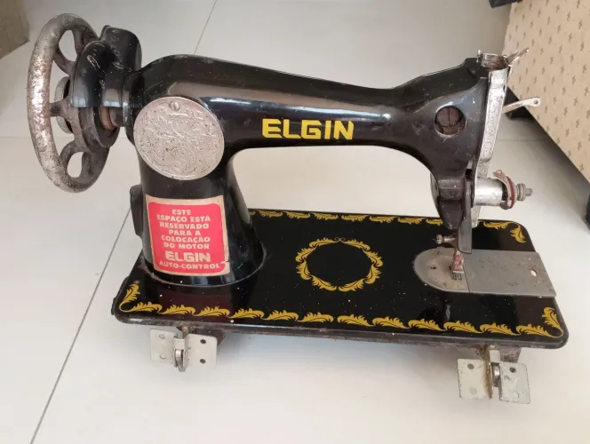 Antiga Máquina de Costura - no estado 