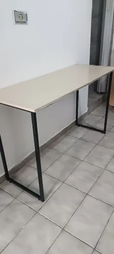 Escrivaninha estilo industrial