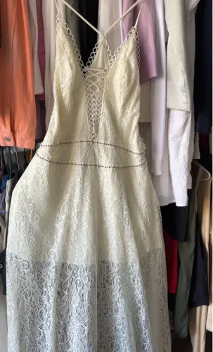 vestido aghata rendado branco m