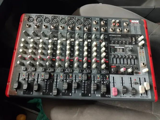 Mesa de som NVK 120 CP USB