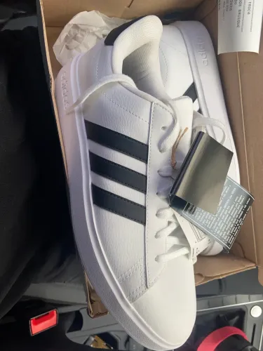 Tênis da adidas