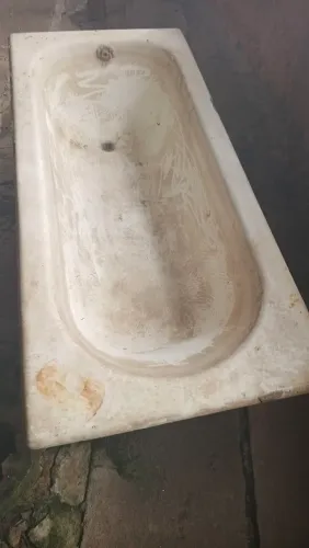 Banheira de ferro maciço