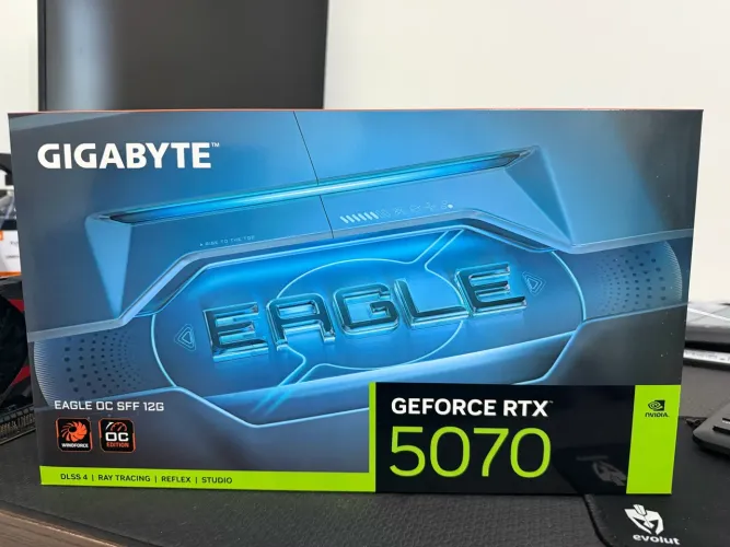 LACRADA RTX 5070 12gb Gigabyte - nf 21/10/2026