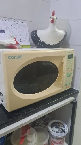 microondas Cônsul Facilite Liga, aquece, mas às vezes trava teclado. Para reparo.