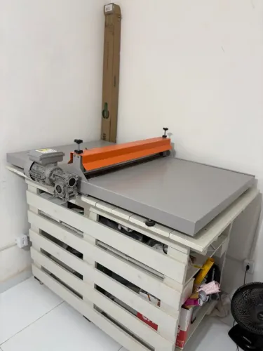 Máquina De Corte E Vinco Elétrica Semi Automática - 80cm - voltagem 127V