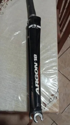 Garfo carbono argon 18