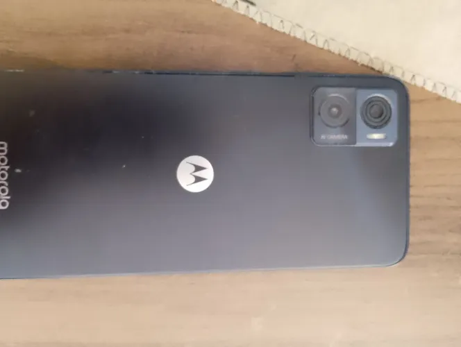 Vendo celular Motorola e22 para retirada de peças valor $100