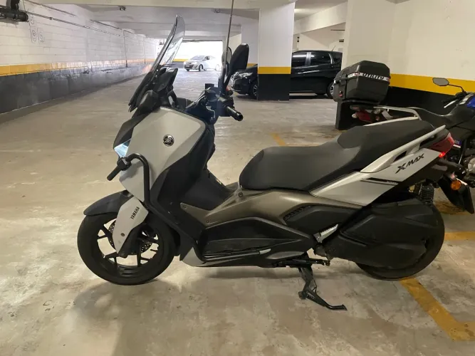 YAMAHA XMAX 250 CONNECTED ABS 2024/2025