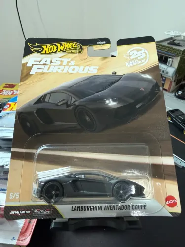 Hotwheels Lamborghini aventador coupé 