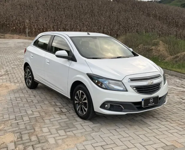 Chevrolet Onix Hatch LTZ 1.4 8V Flex Power Aut. 4P 2015