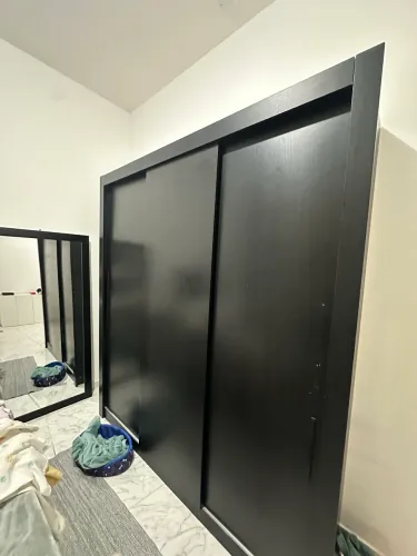 Guarda roupa de casal com quatro gavetas