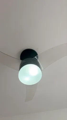  Vendo 2 ventiladores de teto da Arno com controle remoto 
