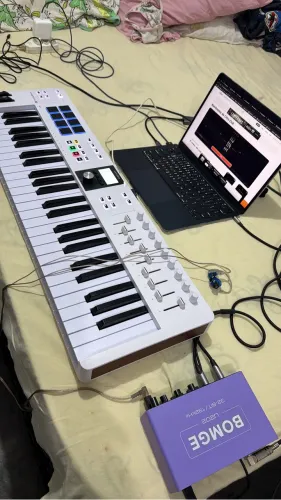 Controlador Arturia Keylab Essencial MK3 - 49 teclas