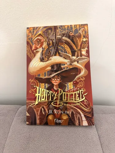 Harry Potter e a Pedra Filosofal - J.K. Rowling | Edição Capa Flexível