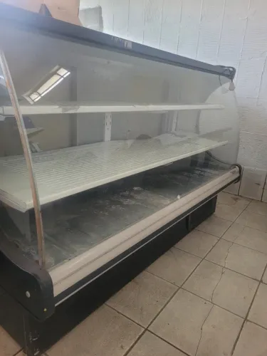 Frezzer balcão usado com problema pra gelar