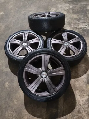 Oportunidade, Rodas Tsw aro 17 5x100 e 5x110 com pneus 225/45/17 como nas fotos, Aceito Tr